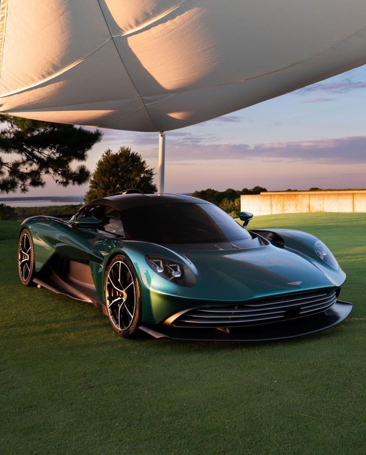 Aston Martin Valhalla