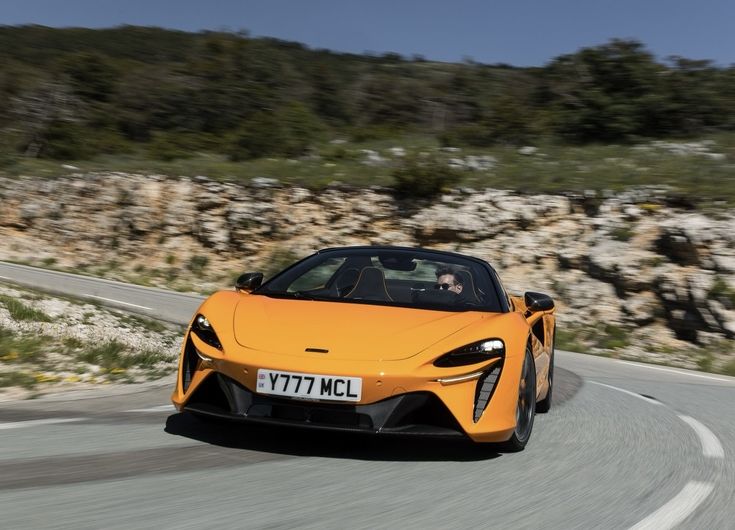 McLaren Artura Spider