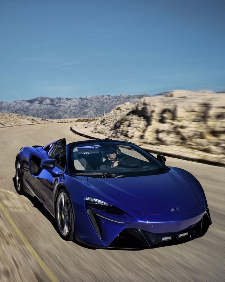 McLaren Artura Spider