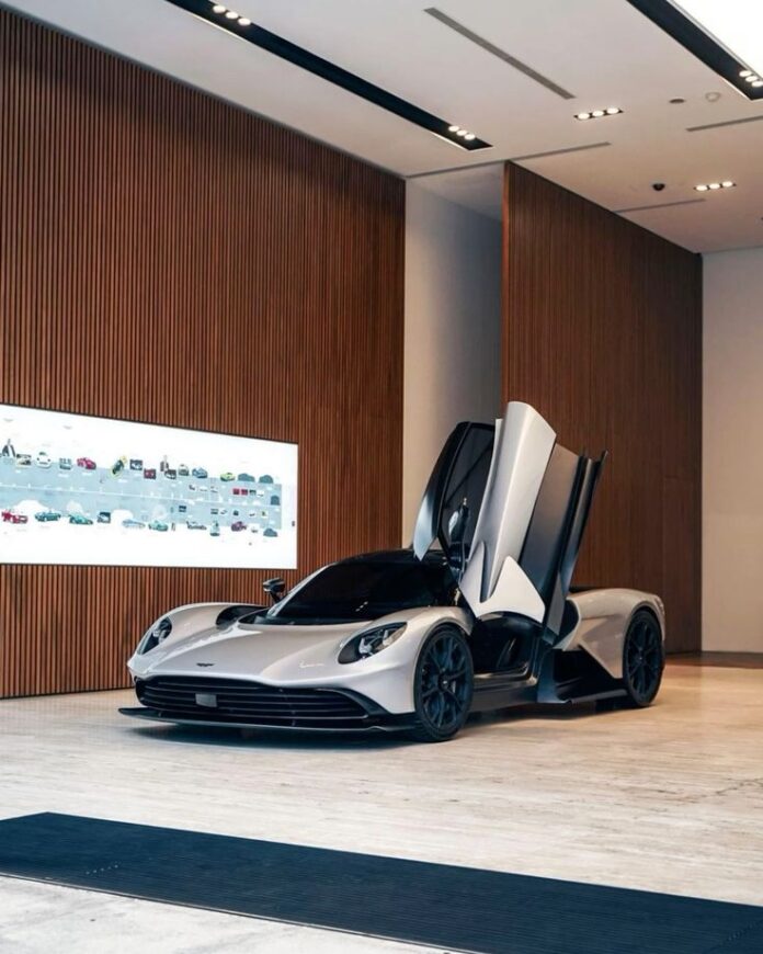 Aston Martin Valhalla